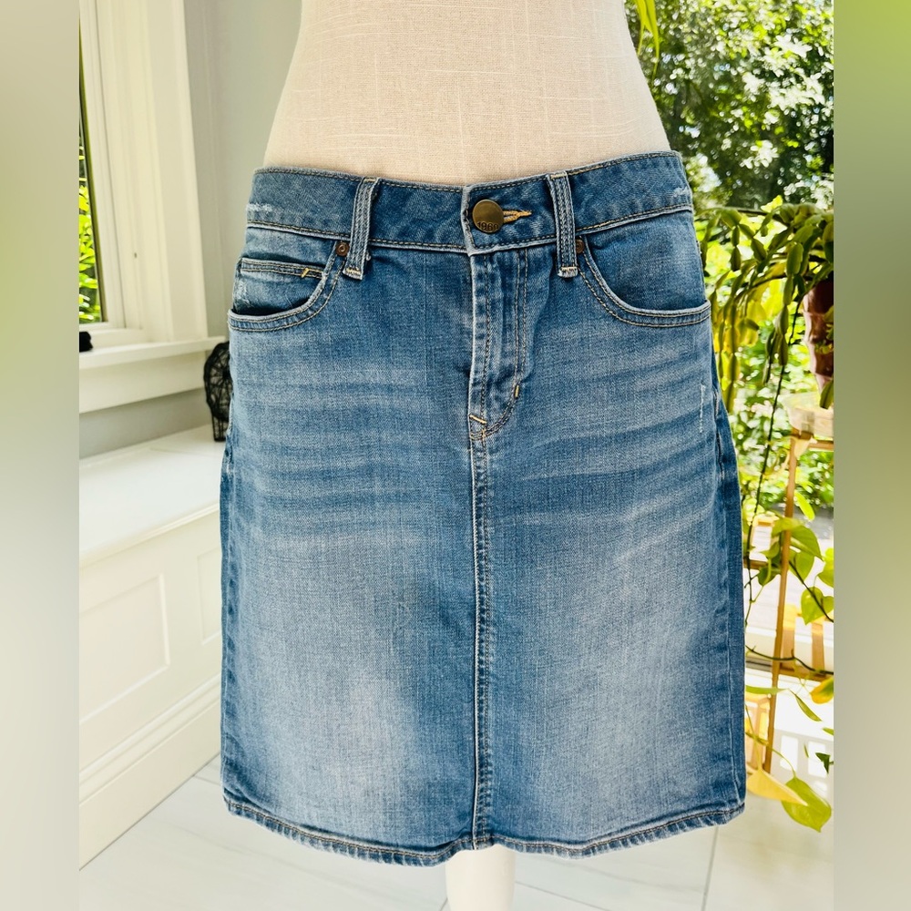 Gap denim mini skirt